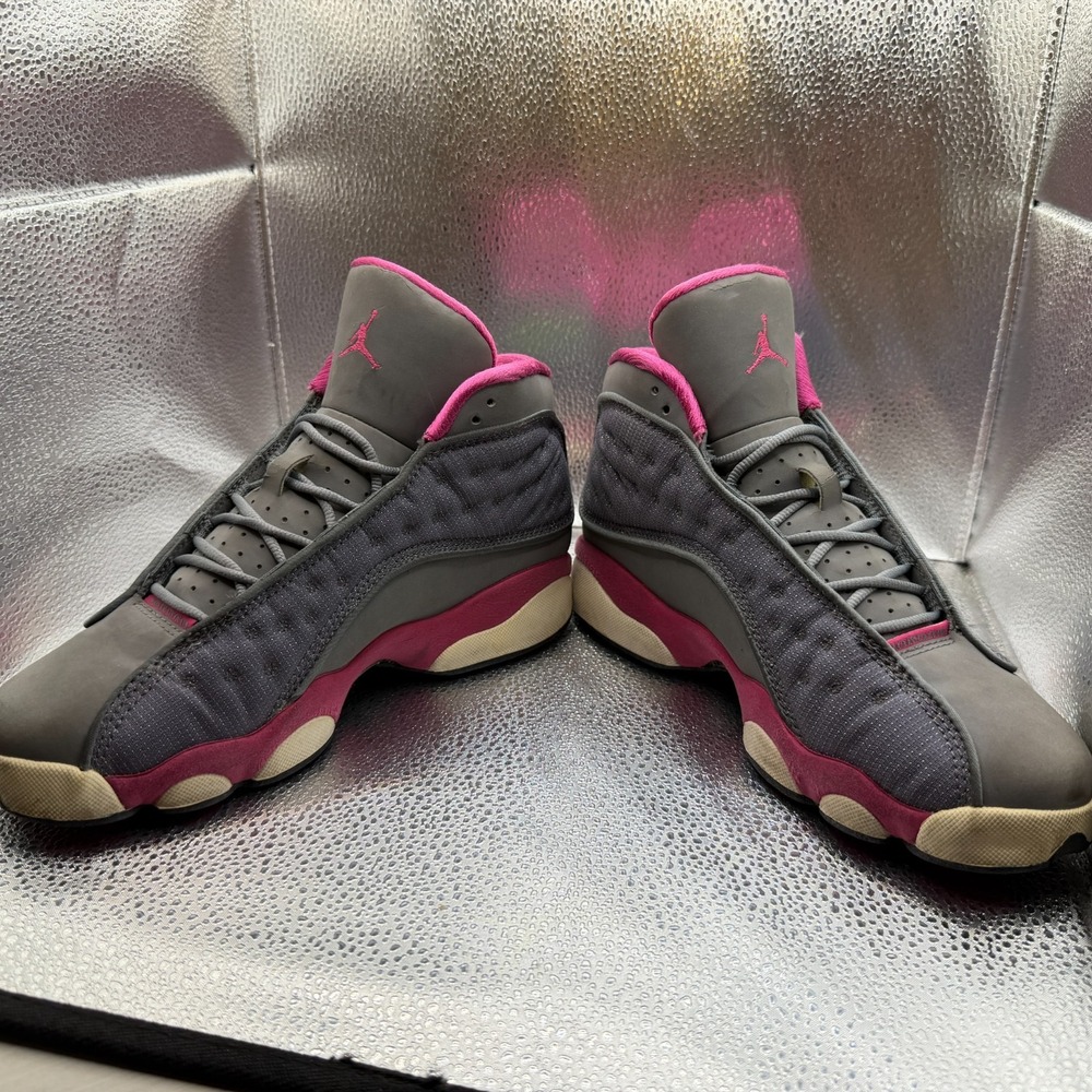 Size 6.5Y Jordan 13 Retro Cool Gray Fusion Pink (GS) Girls Sneakers 439358-029 - Picture 3 of 10